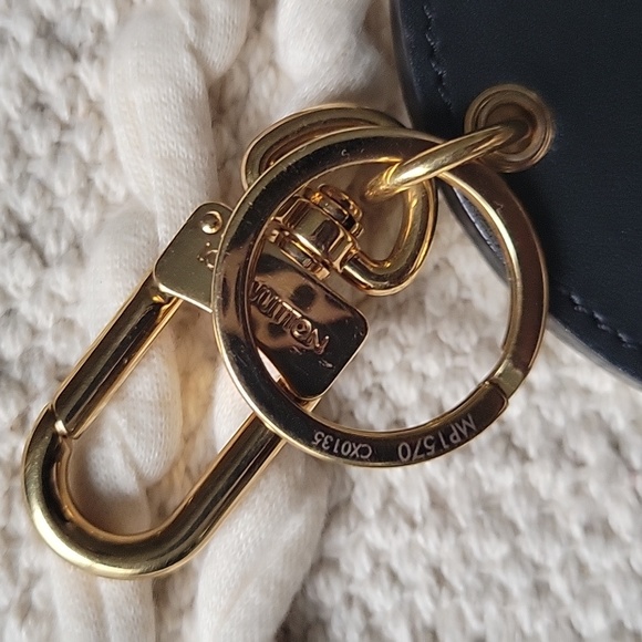 Louis Vuitton White Vernis Nail Polish Keychain Holder - Picture 5 of 6